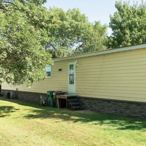 Volcano Ash Ledge Stone Panel Installation on a Mobile Home